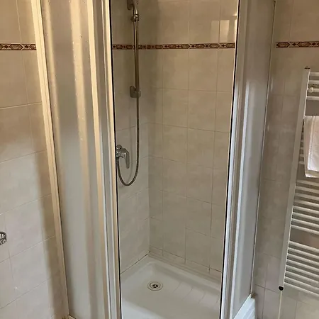 Hotel A Vinarstvi Sadek 3*