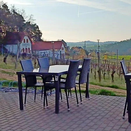 A Vinarstvi Sadek Szálloda