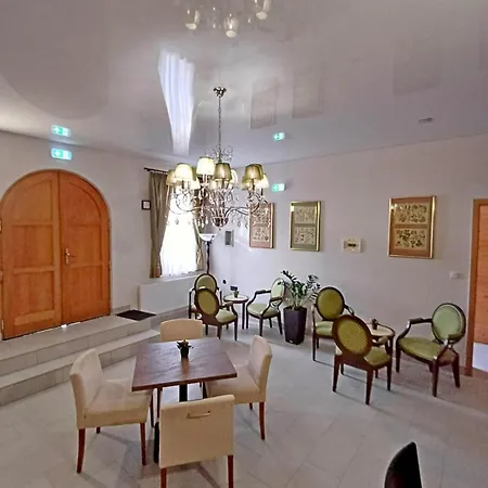 Szálloda A Vinarstvi Sadek Kojetice