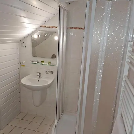Hotel A Vinarstvi Sadek
